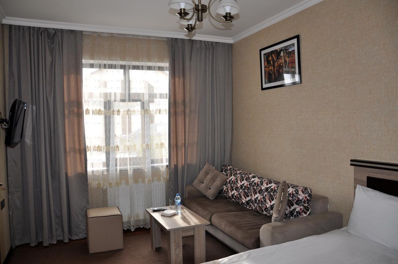 Xutorok Hotel & Restaurant Chilegir エクステリア 写真