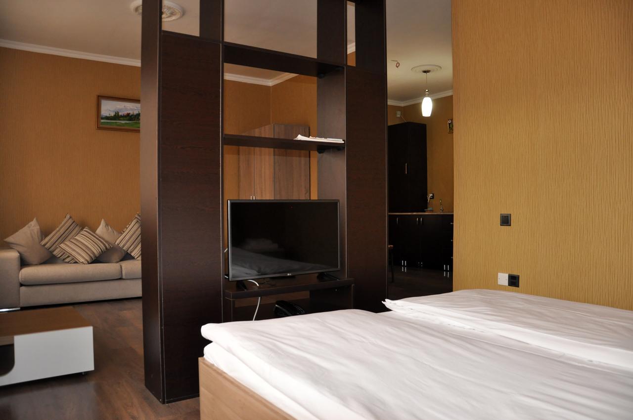 Xutorok Hotel & Restaurant Chilegir エクステリア 写真